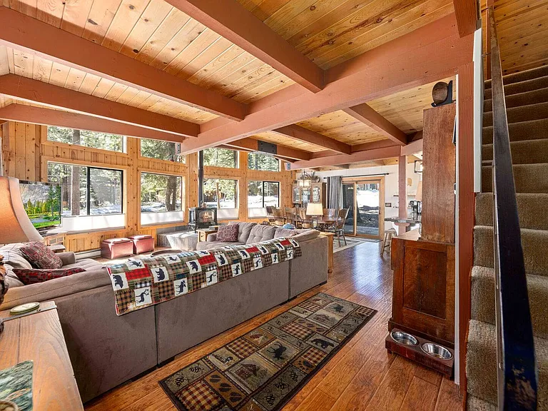 Entry to Great Room from foyer