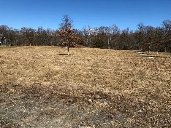 4th image of 5 Apple Valley Ln