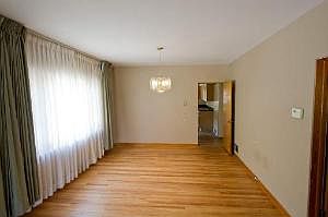 3rd image of 1147 S Oak Park Ave