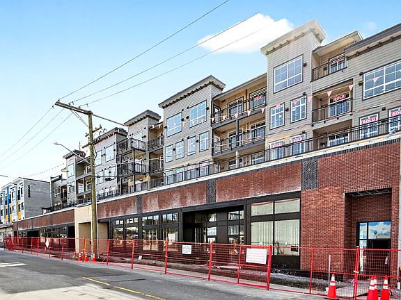 3rd image of 22348 North Ave #509