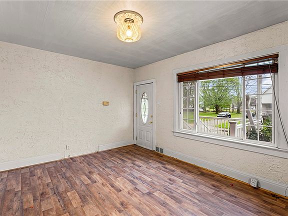 5th image of 137 Independence St