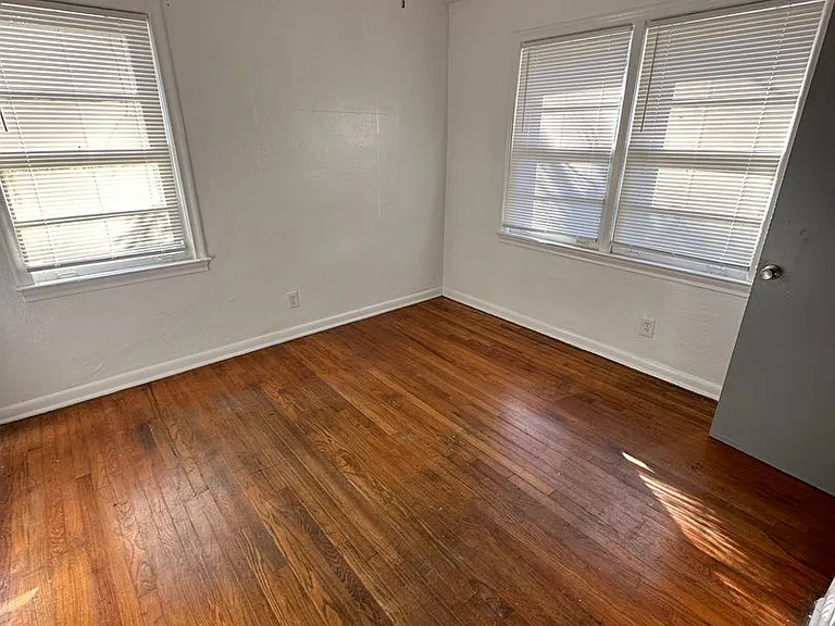 1638 Sharkey St — Photo 10