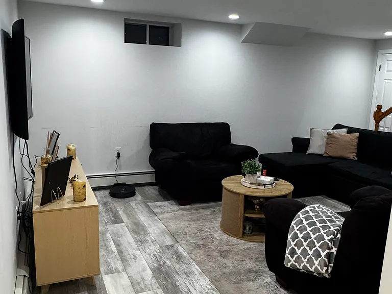 8 Owatonna St #8A — Photo 3