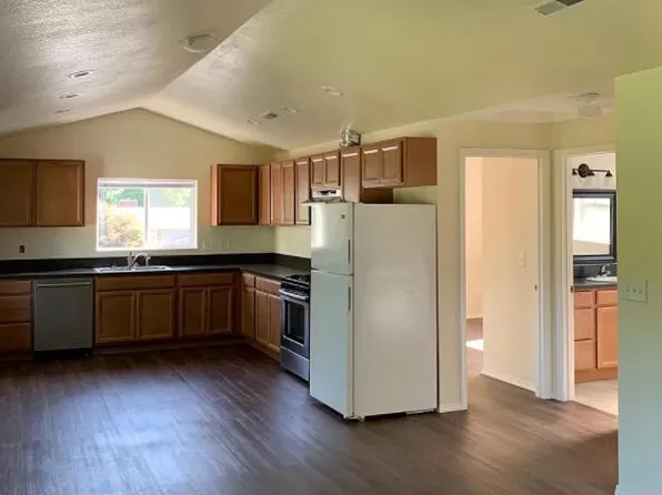 15812 NE Stanton St Unit B, Portland, OR 97230