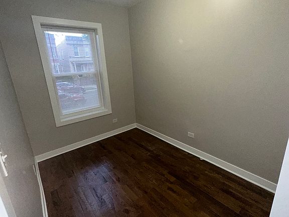 4th image of 636 N Sawyer Ave APT 1