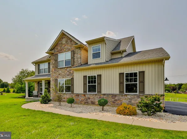 217 E Dell Rd, Bath, PA 18014