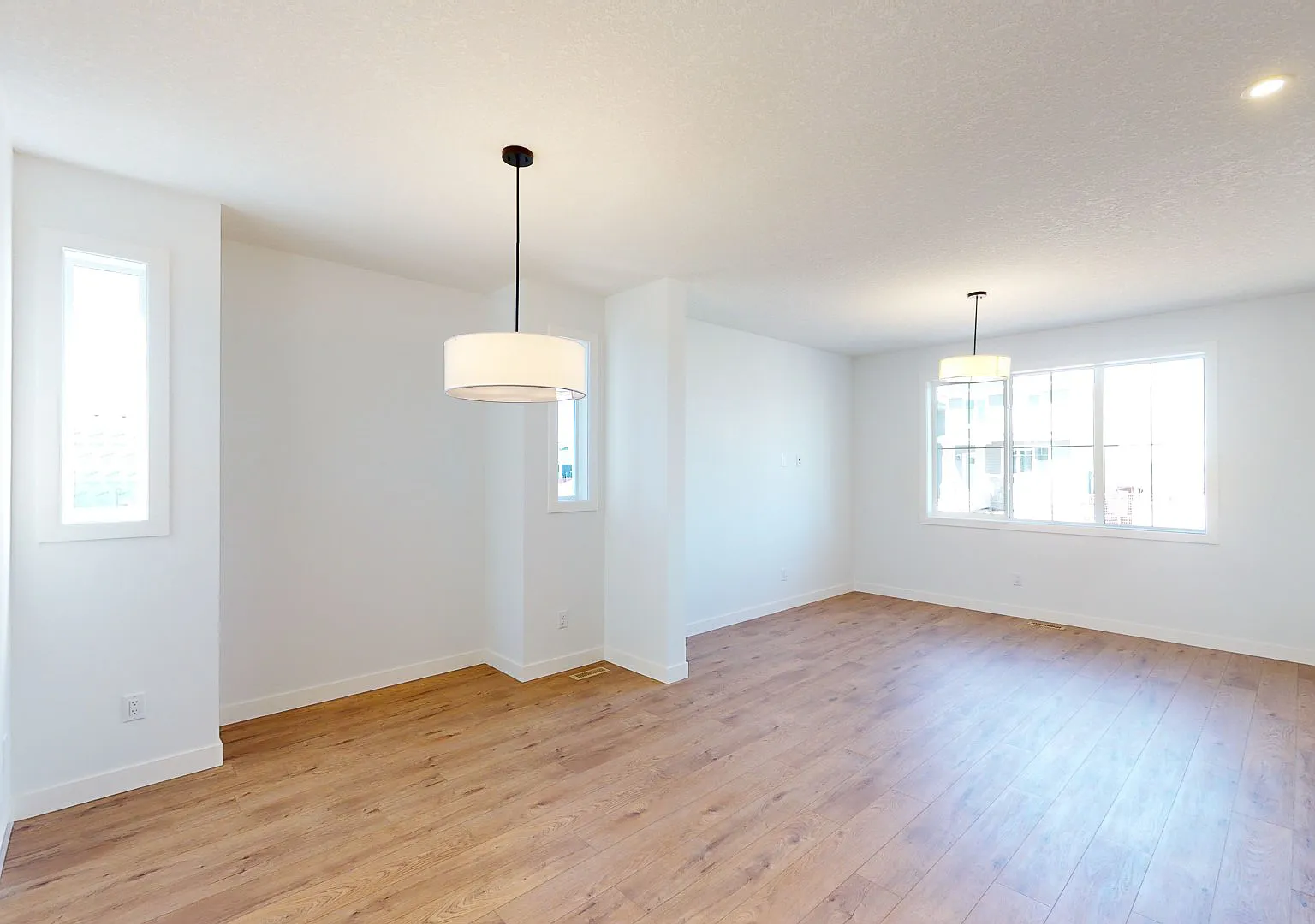128 Chelsea Glen — Photo 4