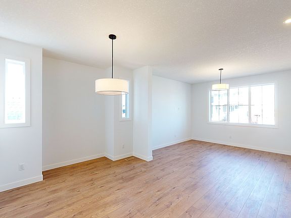 4th image of 128 Chelsea Gln