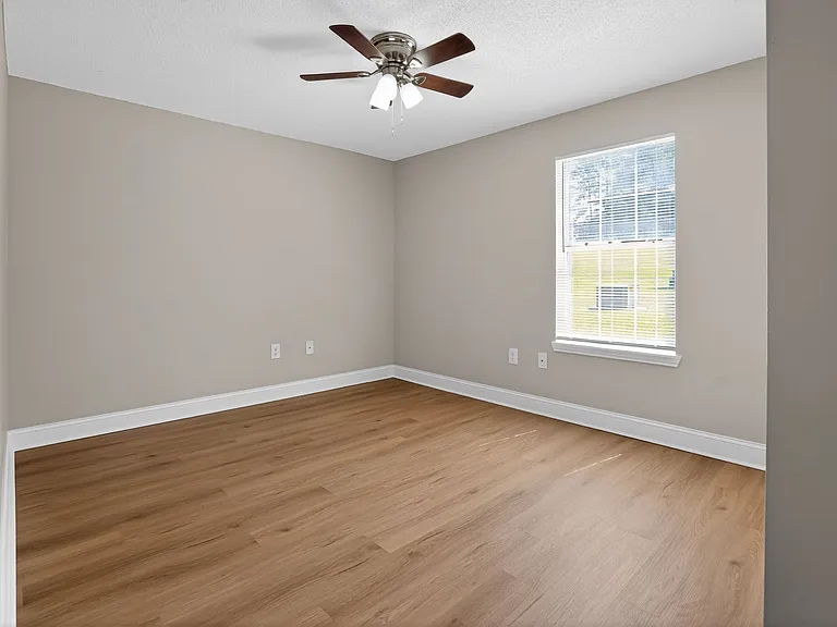 Alex Place Apartments — Photo 21