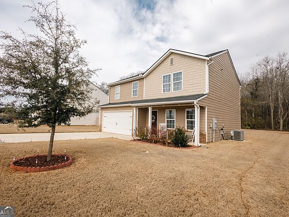 2nd image of 124 Dogwood Ln