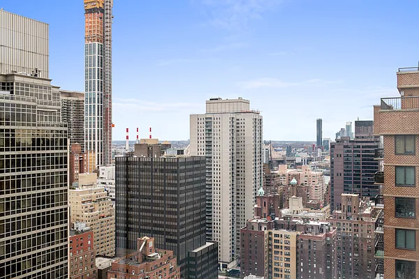 Rented by Douglas Elliman | media 19