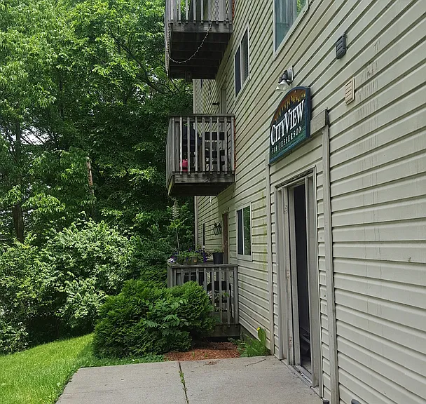 518 Jefferson St — Photo 3