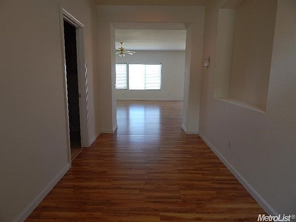 5th image of 9901 Desert Willow Ct
