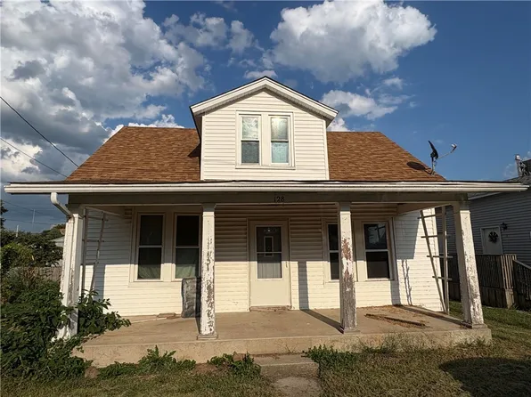 128 N Walnut St, Maroa, IL 61756