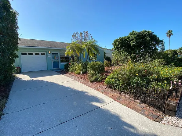16006 2nd St E, Redington Beach, FL 33708