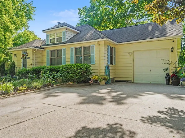 24 Sherman, Galesburg, MI 49053