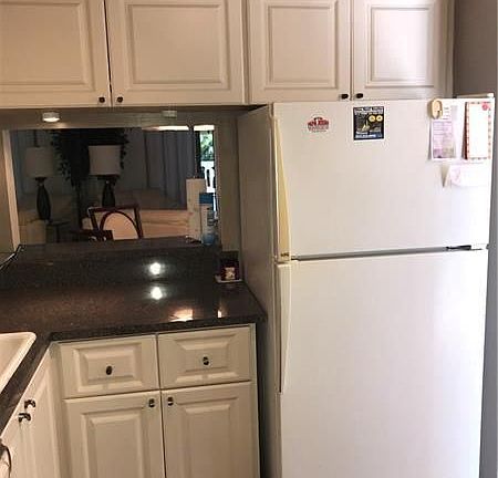 4th image of 1040 SE 4th Ave APT 235