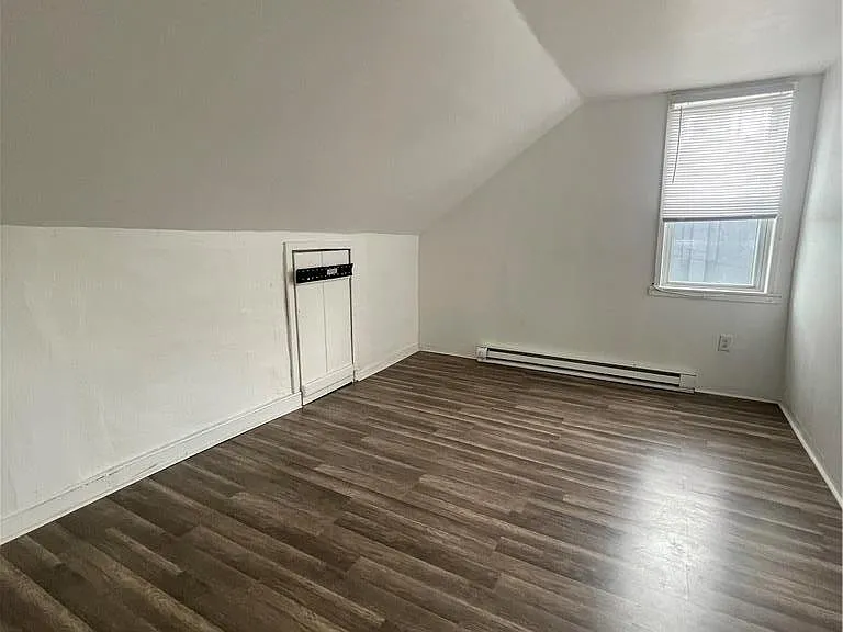551 Sumner Ct — Photo 8