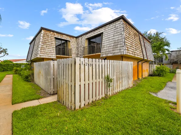 120 Lake Arbor Drive, Palm Springs, FL 33461