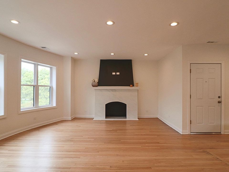 1st image of 6711 S Paxton Ave #25