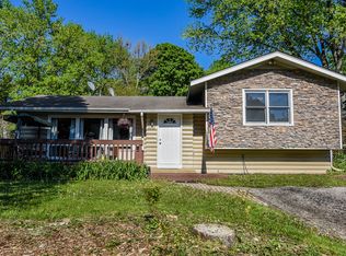 1632 S 3rd Pl, St Charles, IL 60174