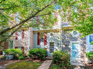 1594 Woodcrest Dr, Reston, VA 20194