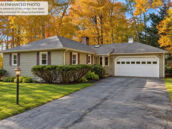 27 Robin Acres Drive, Wolfeboro, NH 03894