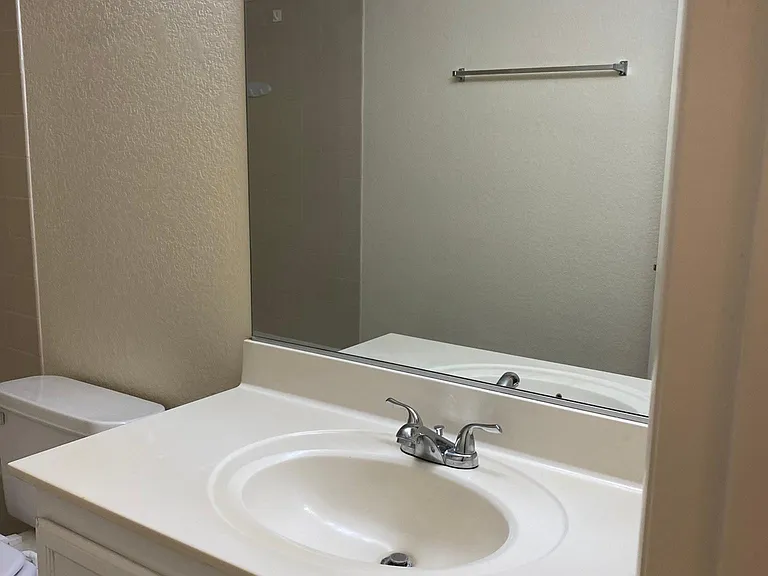 1200 N Buffalo Dr — Photo 12