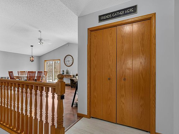 4th image of 354 Maple Dr