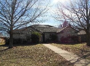840 Andalusia Trl, Desoto, TX 75115