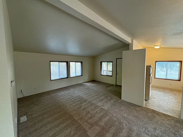 37997 Soap Creek Rd — Photo 4