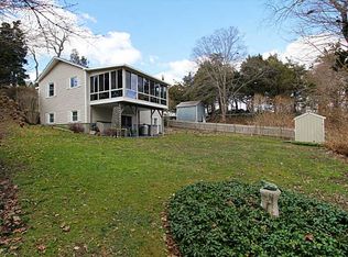 37 Summit Rd, Portsmouth, RI 02871