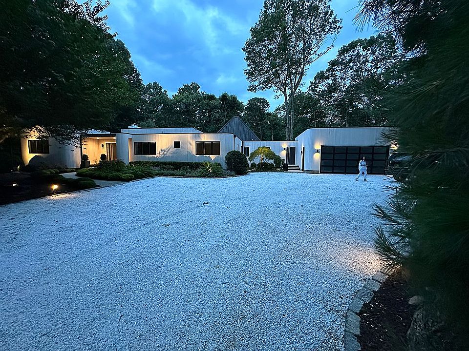 1st image of 8 Beechwood Ct