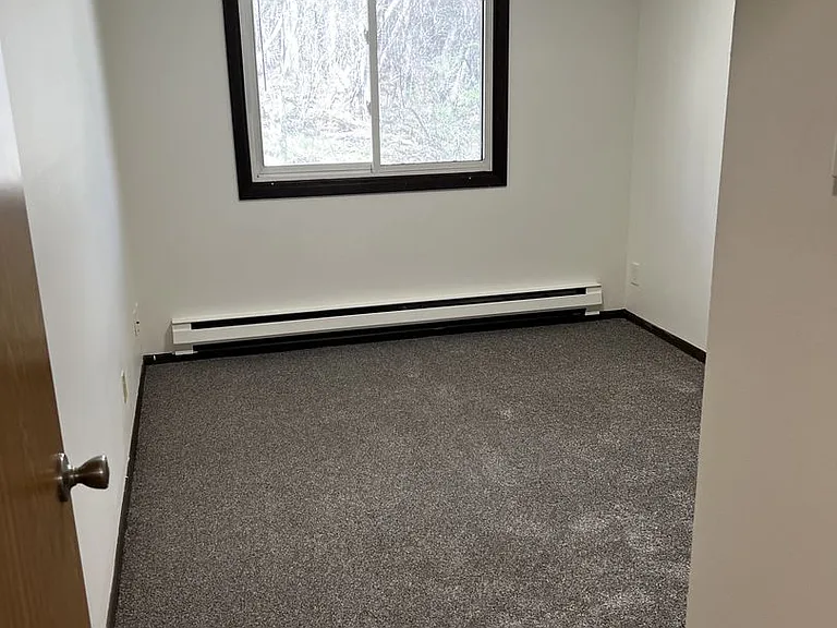 Spartan Drive Apartments — Photo 9