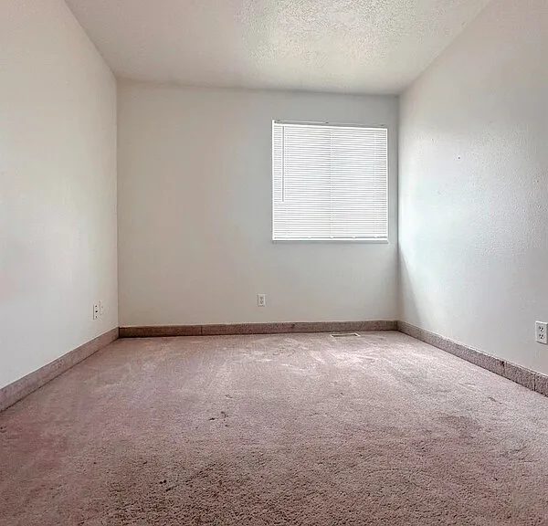 1675 W 100 N #B — Photo 9