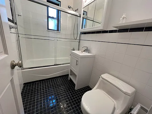 Rented by Sterea Agency | media 30