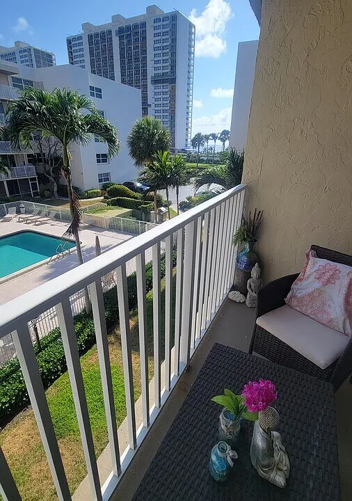 2929 S Ocean Blvd #306