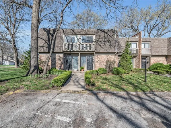 1702 E 97th St, Kansas City, MO 64131