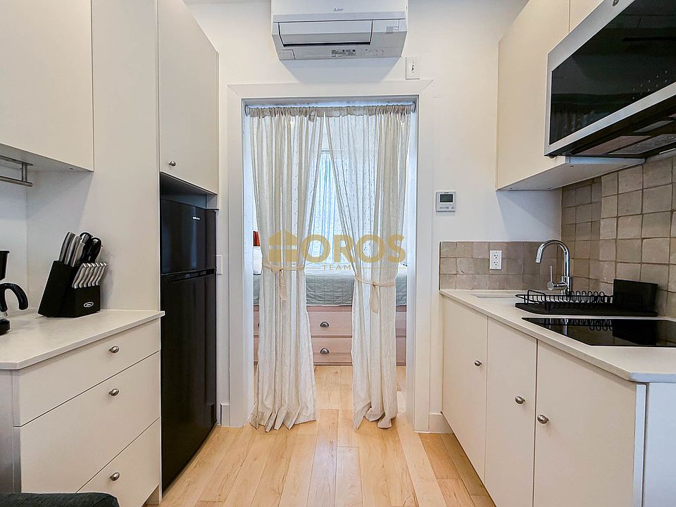 1st image of 322 E 11th St Floor 1