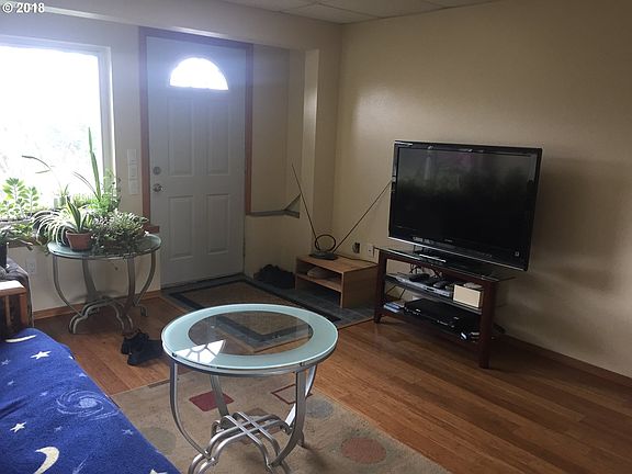 2nd image of 3108 NE 42nd St