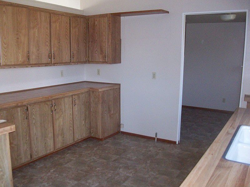 2nd image of 8340 Sherwood Blvd