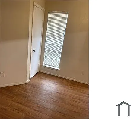 1902 W Loop #A — Photo 10
