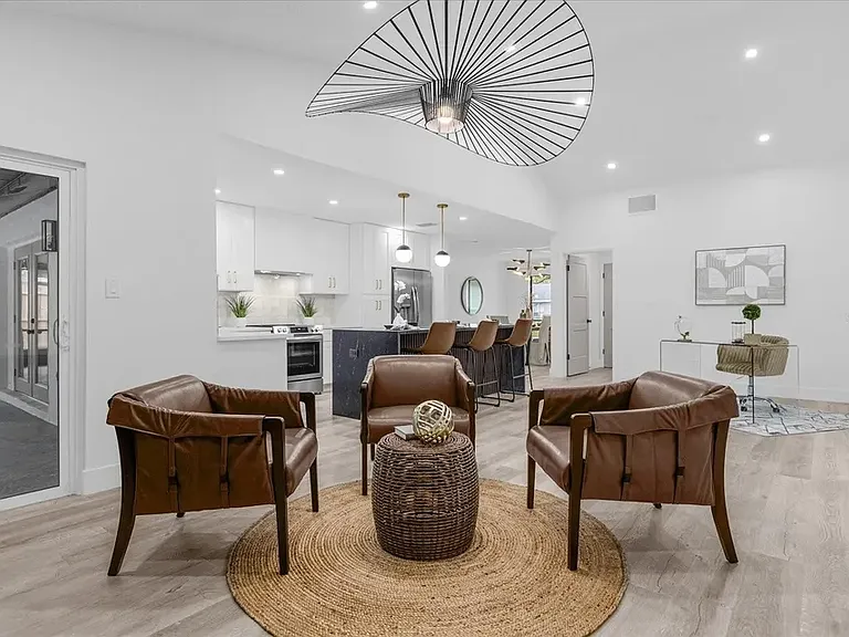 3536 Premier Dr — Photo 4