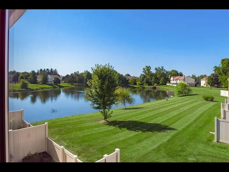 Stone Lake Dr — Photo 2