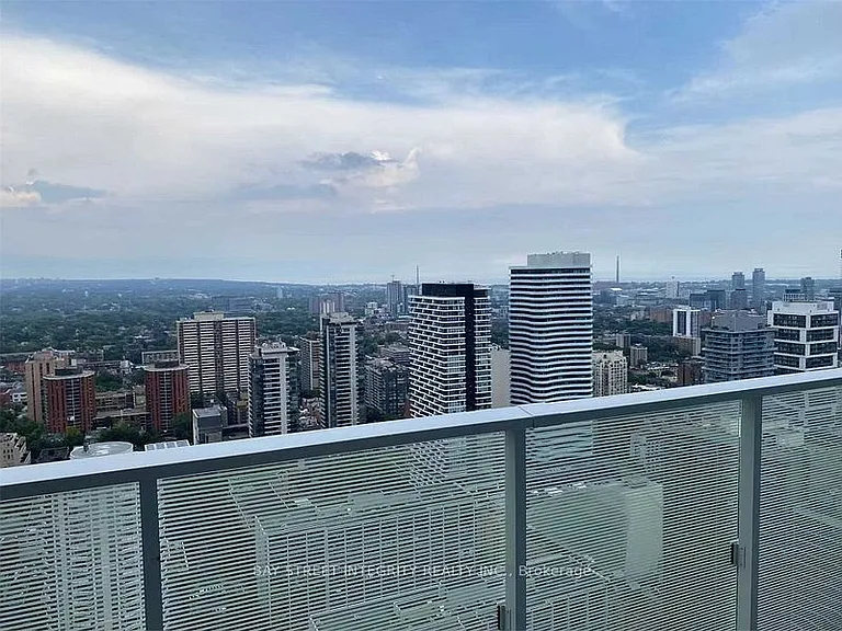 501 Yonge St #4108 — Photo 11