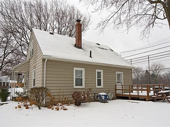 2nd image of 2288 26th St