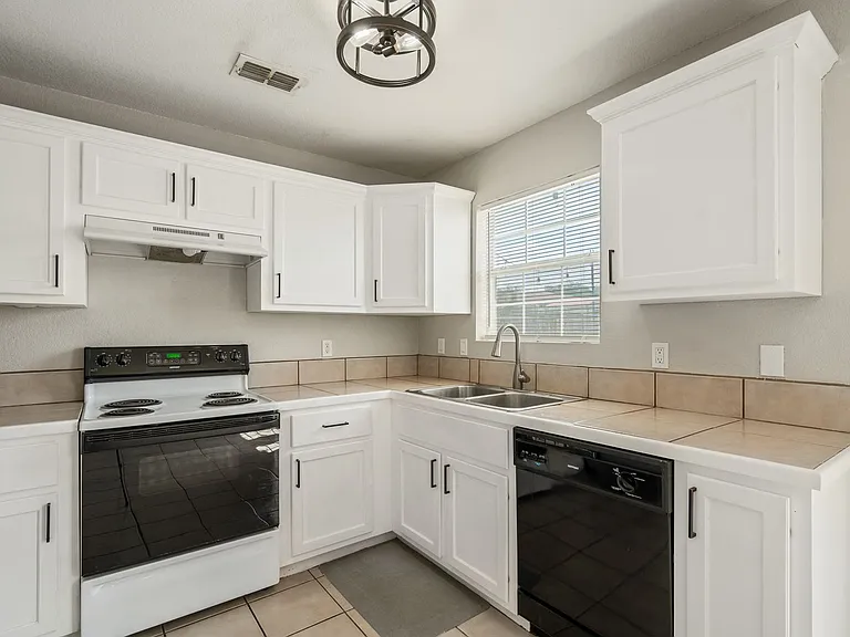 224 Vista Hermosa — Photo 10