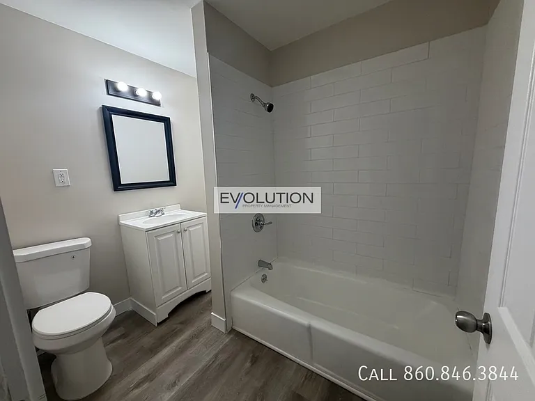 228-230 Franklin Ave #2 — Photo 15