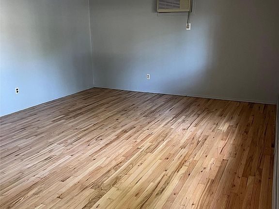 2nd image of 434 Clarice Blvd #B