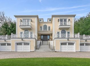 49 Lee St, Brookline, MA 02445